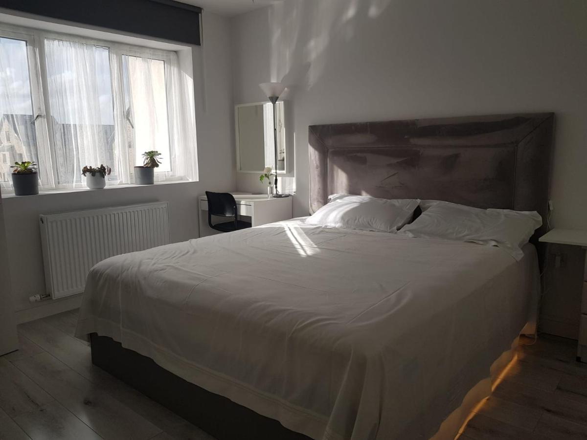 Barnoaks House - Private Room Ensuite Bathroom Homestay Dublin Exterior foto